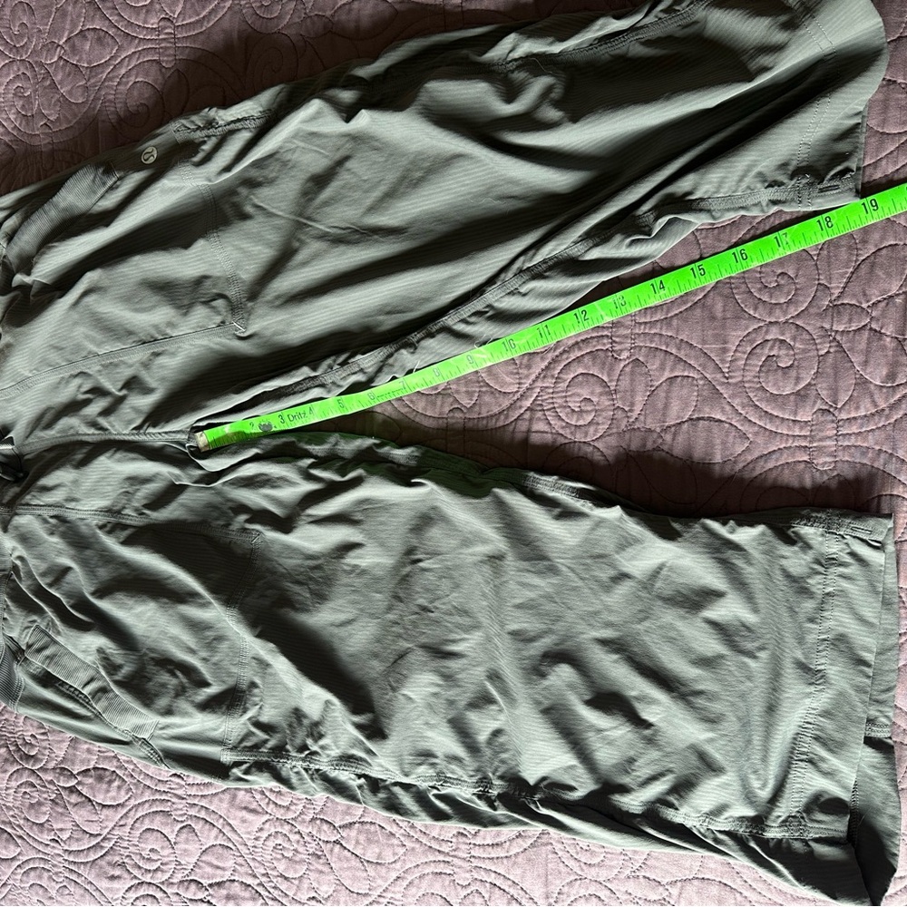 Lululemon Athletic Gray Drawstring Crop Outdoors … - image 6